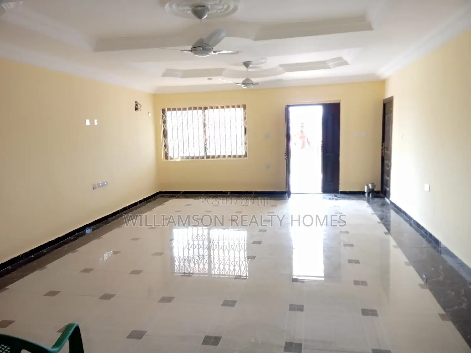 4bdrm Apartment in Community 18, Spintex for rent