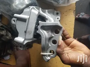 Honda Civic 2017 Engine Seat Mounts