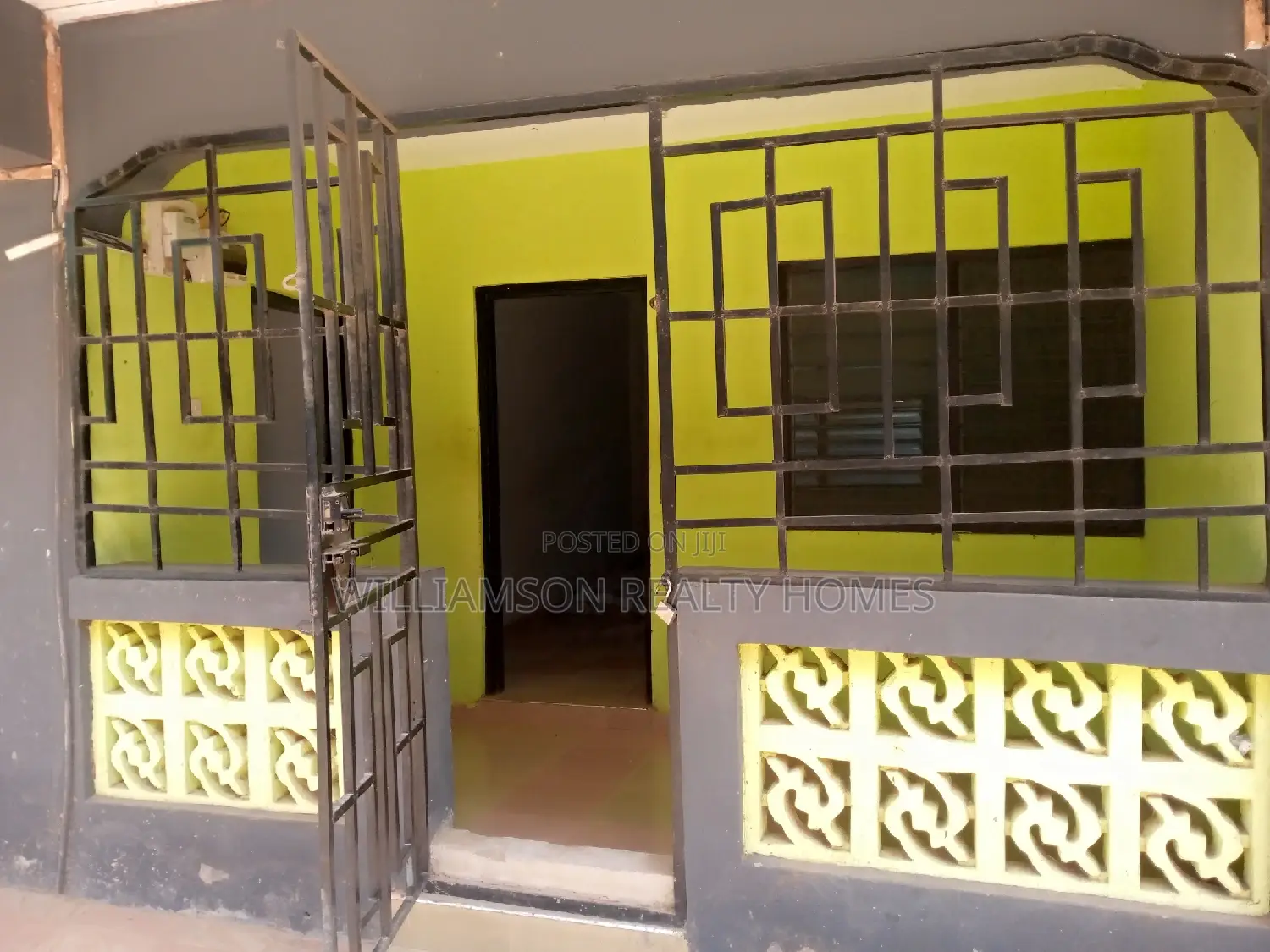 1bdrm Apartment in Community 18, Spintex for rent