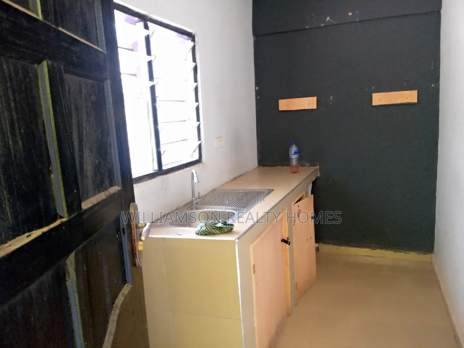 1bdrm Apartment in Community 18, Spintex for rent