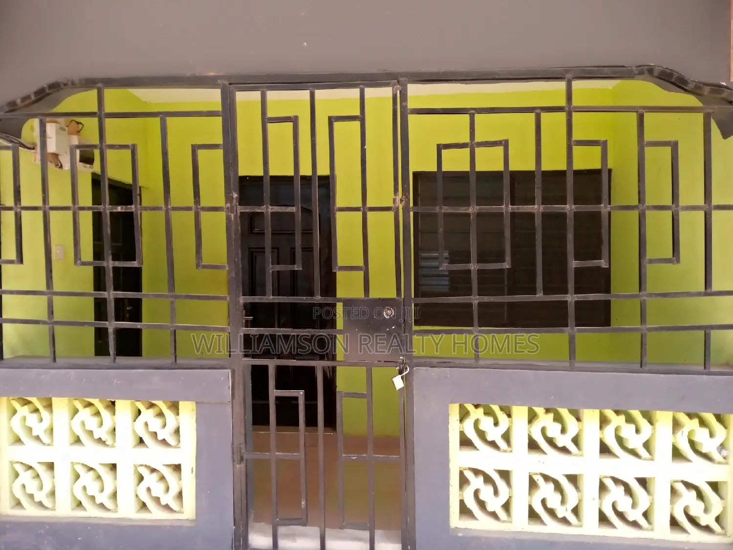 1bdrm Apartment in Community 18, Spintex for rent