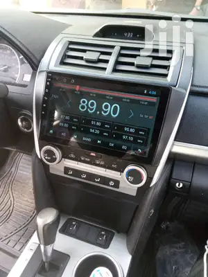 Toyota Camry Spider Apple Car Play Available