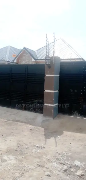 3bdrm House in De-Icons Real Estate, Awutu Senya East Municipal