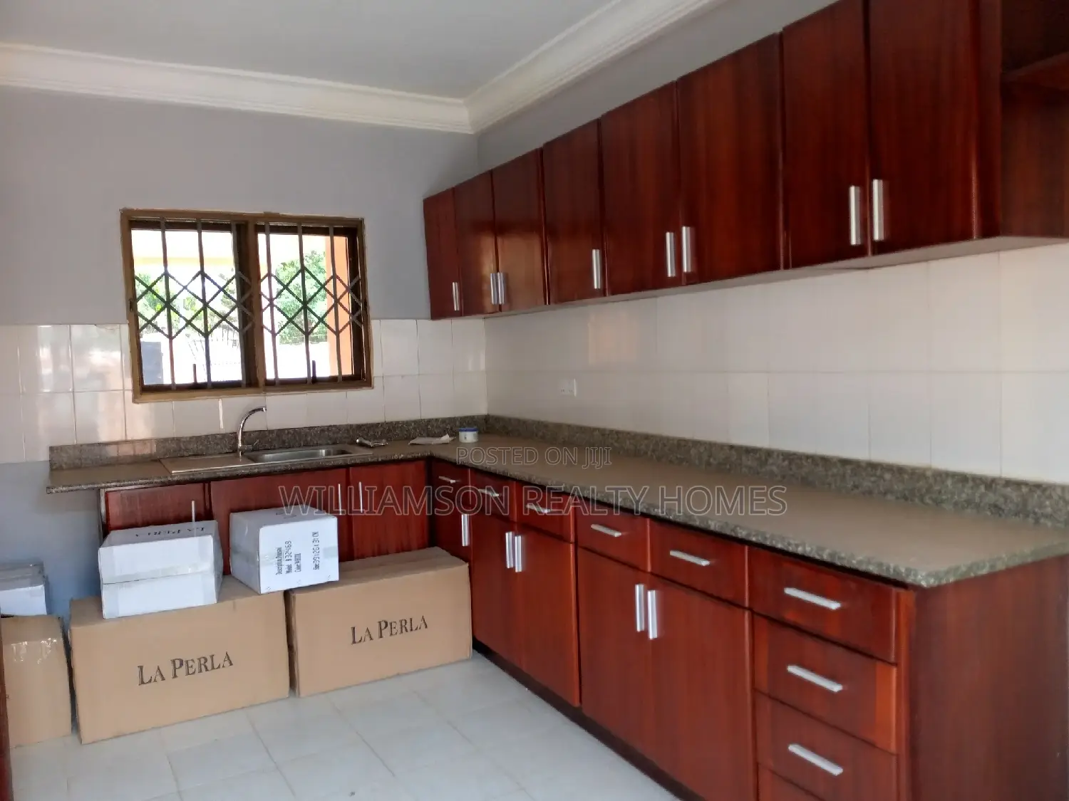 5bdrm House in Hfc Estate, Spintex for rent