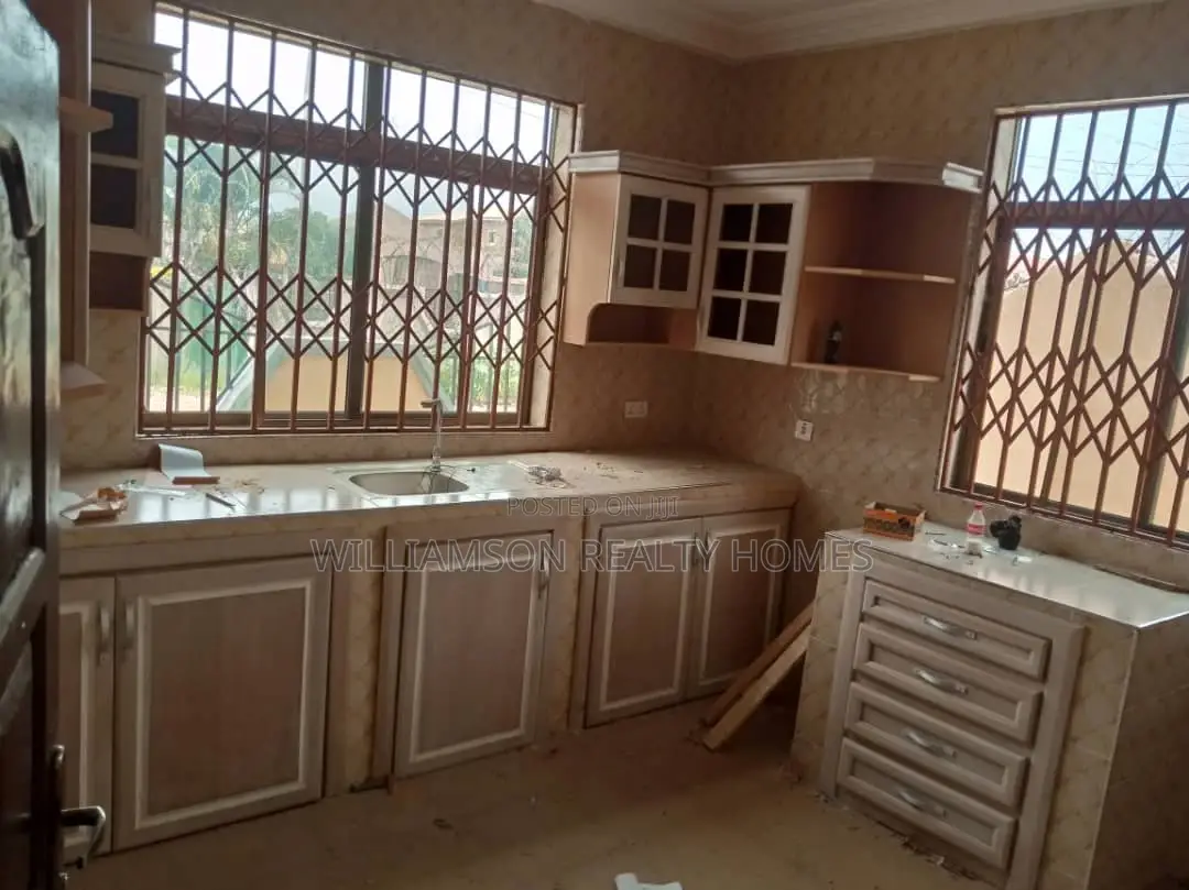 4bdrm Apartment in Hfc Estate, Spintex for rent