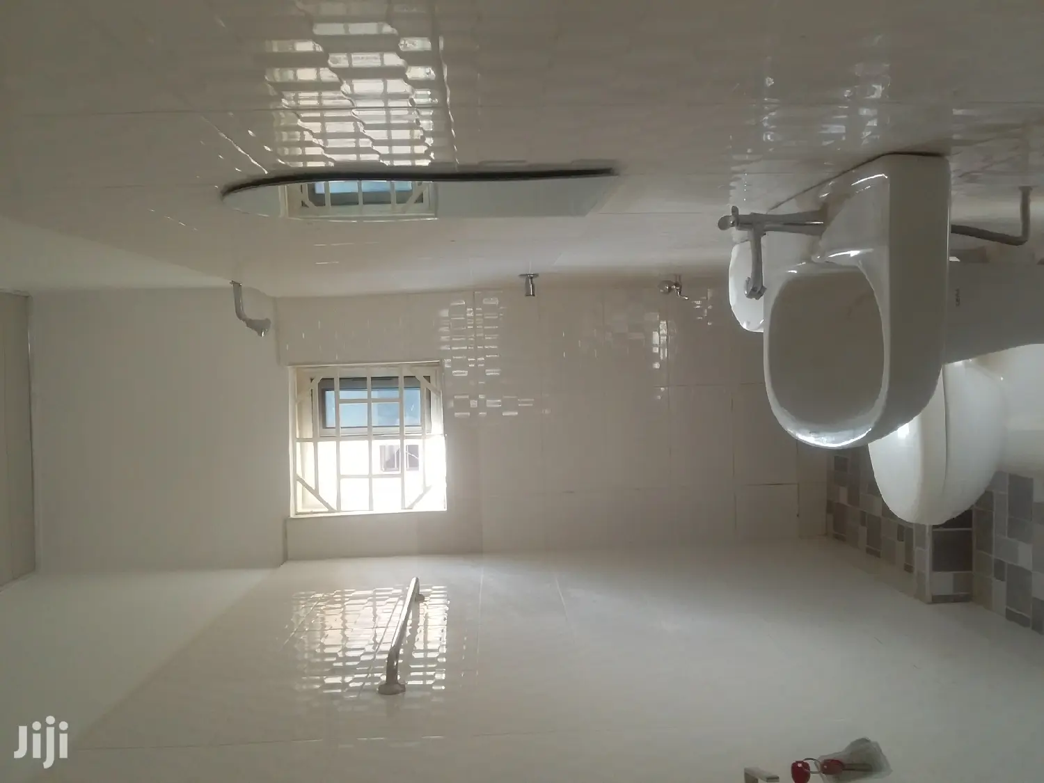 3bdrm House in 3 Bedrooms Detached for Sale