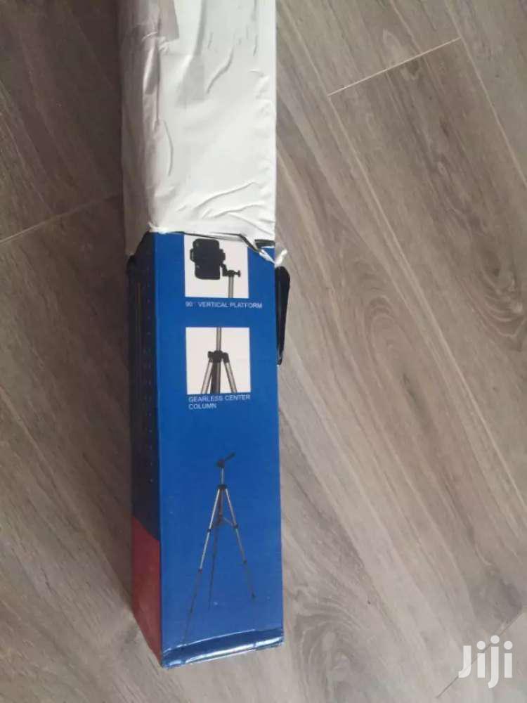 Tripod Stand (6ft Tall)