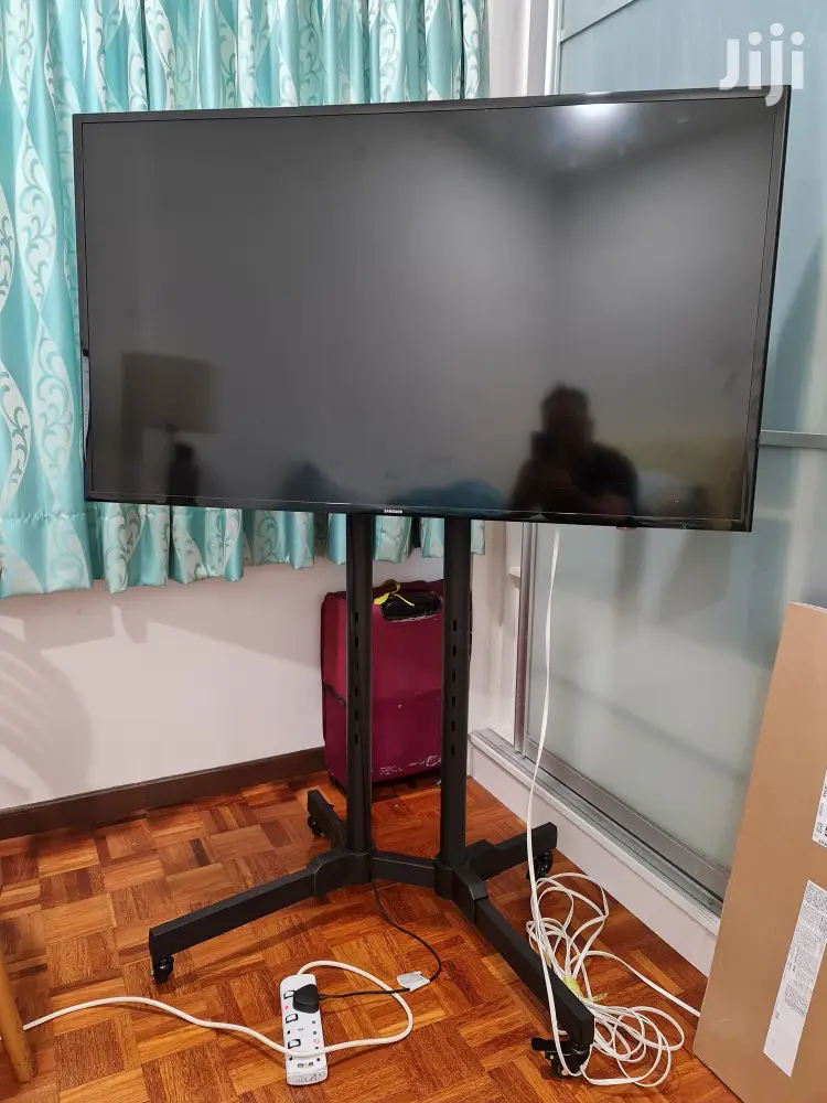 Free Standing Mobile Tv Stand +Wheels &Dvd Shelf 32''-70'
