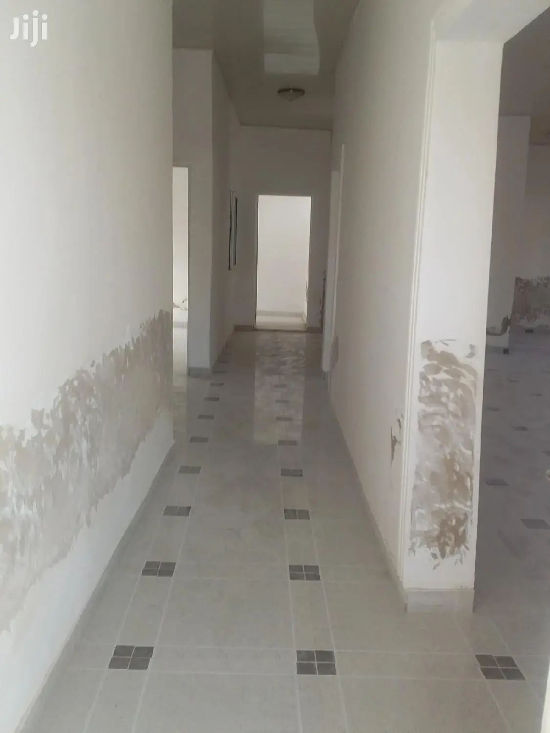 3bdrm House in 3 Bedrooms Detached for Sale