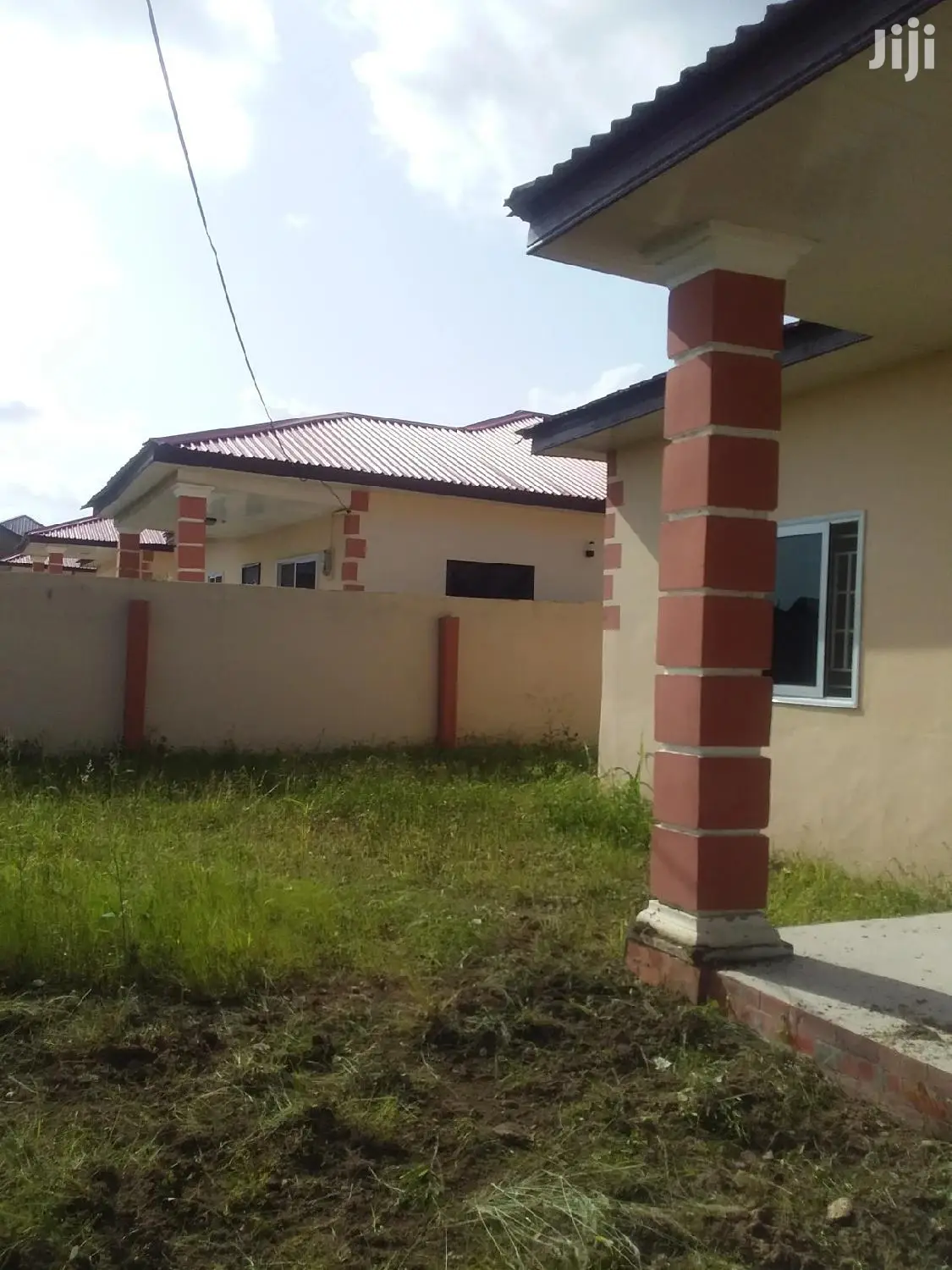 3bdrm House in 3 Bedrooms Detached for Sale